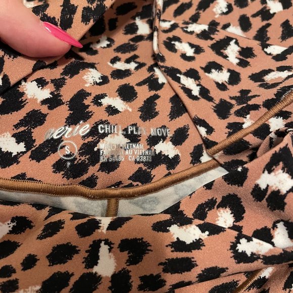 Aerie OFFLINE Leopard Print 3/4 Leggings Size Small - Picture 3 of 5